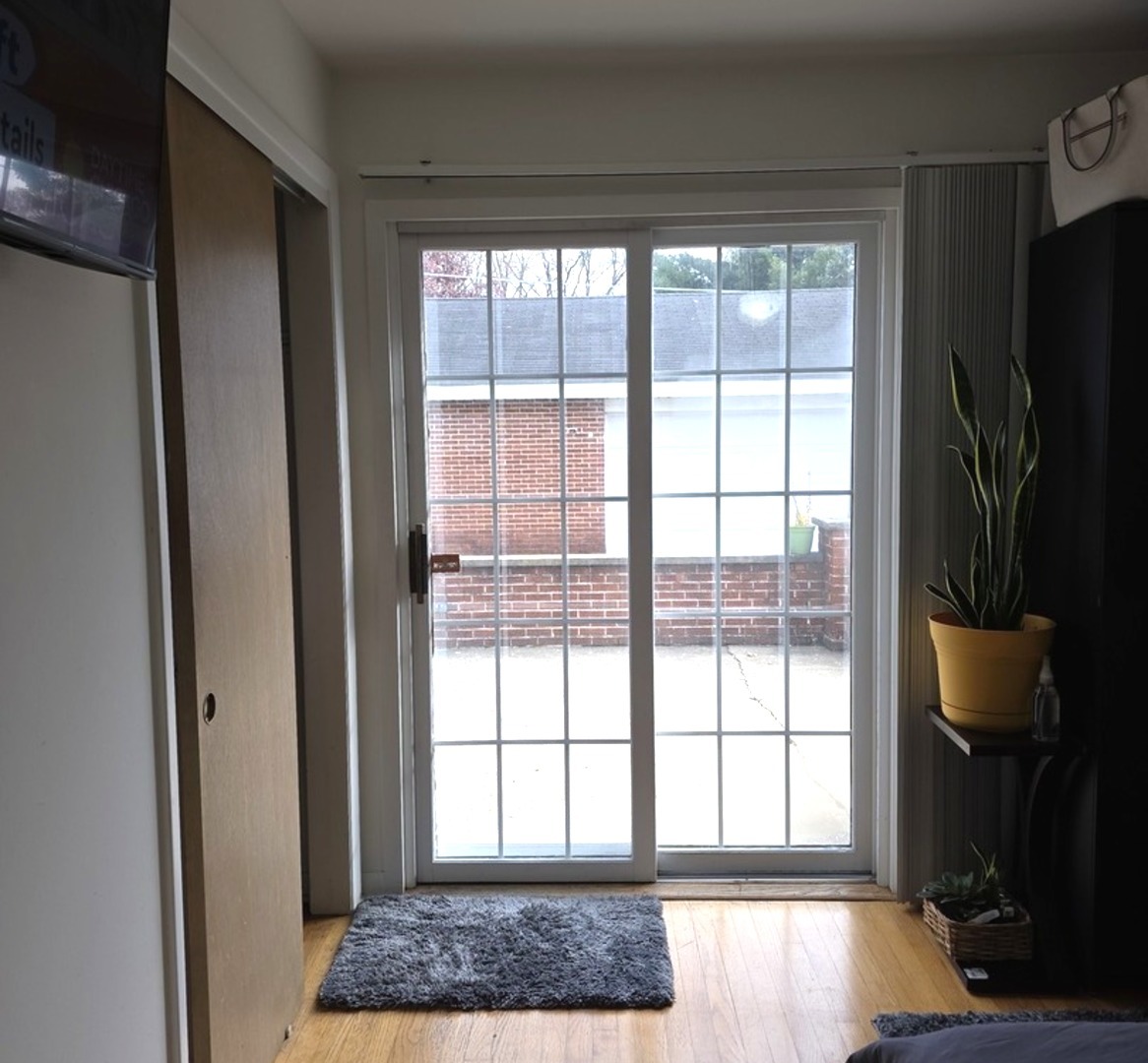 249 Wheeling Avenue Wheeling, IL 60090 - Photo 6 of 20