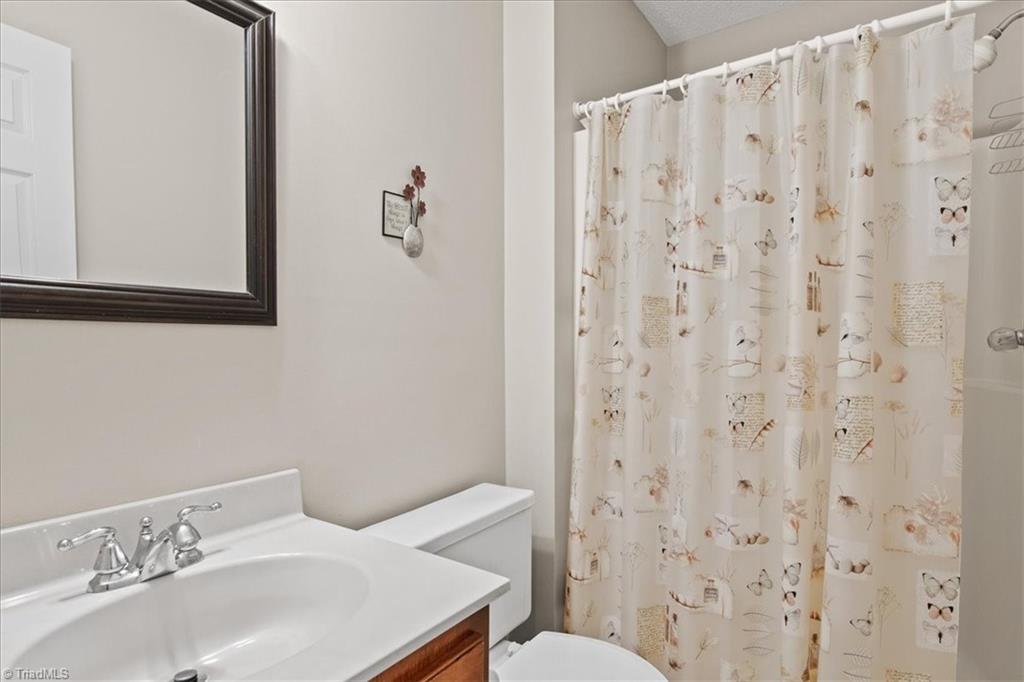 2306 Leeds Avenue High Point, NC 27265 - Photo 24 of 50