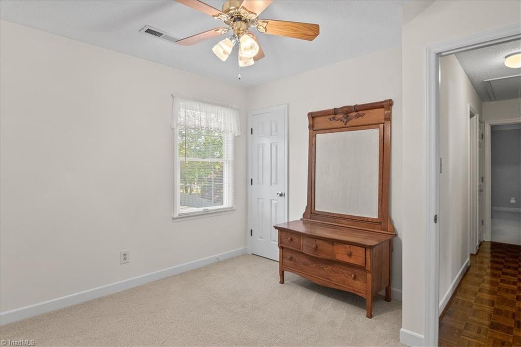 2306 Leeds Avenue High Point, NC 27265 - Photo 29 of 50