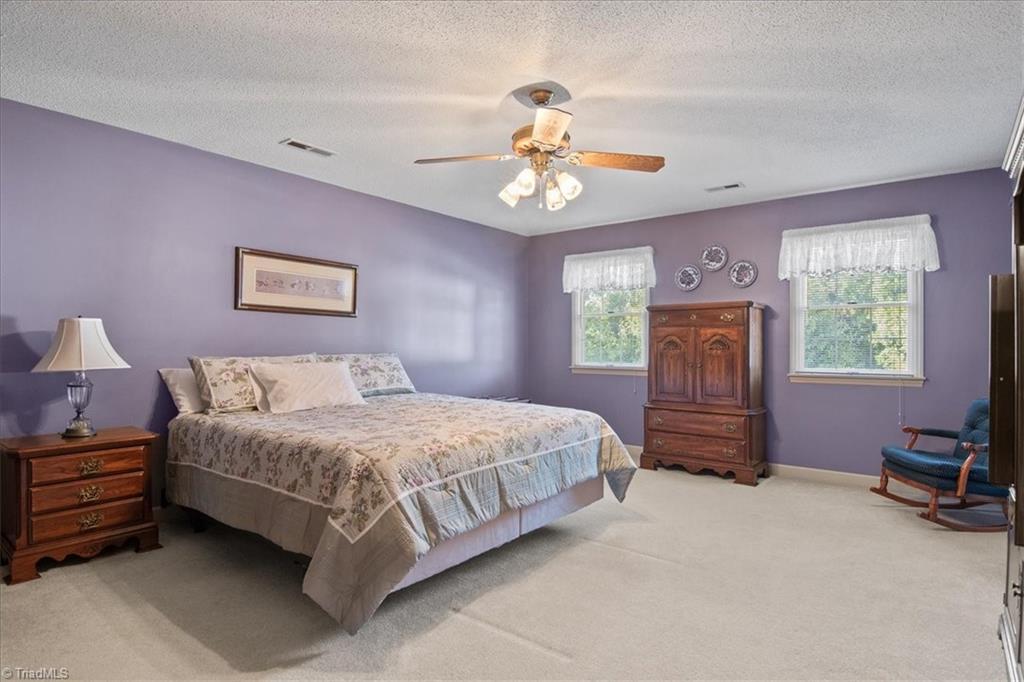 2306 Leeds Avenue High Point, NC 27265 - Photo 32 of 50