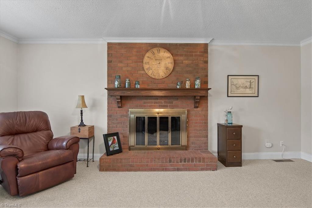 2306 Leeds Avenue High Point, NC 27265 - Photo 8 of 50