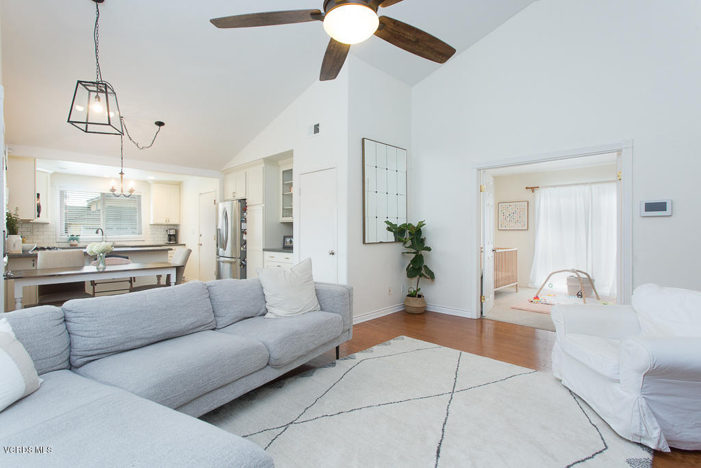 13125 East Millerton Road Moorpark, CA 93021 - Photo 5 of 25 13125 E Millerton Rd. - HsH Prod-18