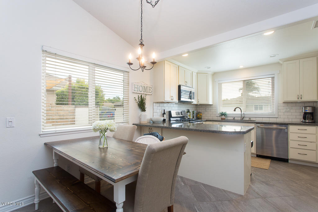 13125 East Millerton Road Moorpark, CA 93021 - Photo 7 of 25 13125 E Millerton Rd. - HsH Prod-23