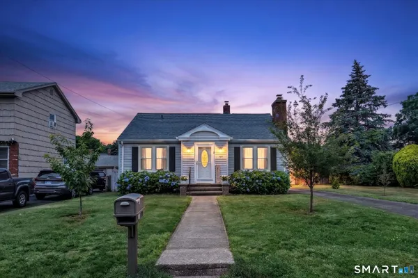 $639,000 | 207 3rd Avenue, Stratford, CT 06615