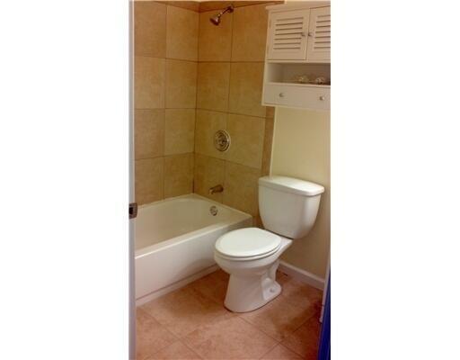 6315 Bischoff Road West Palm Beach, FL 33413 - Photo 5 of 6 GUEST BATHROOM