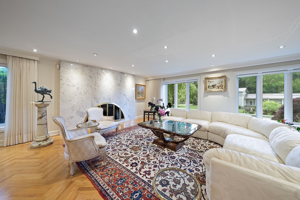 73 Countryside Road Newton, MA 02459 - Photo 4 of 42