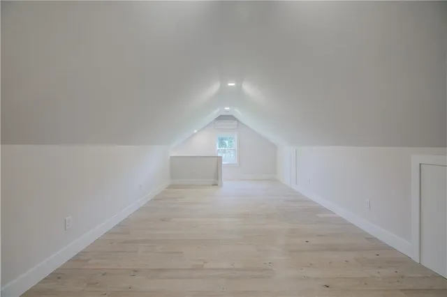 $2,500 | 556 East Main Road, Middletown, RI 02842