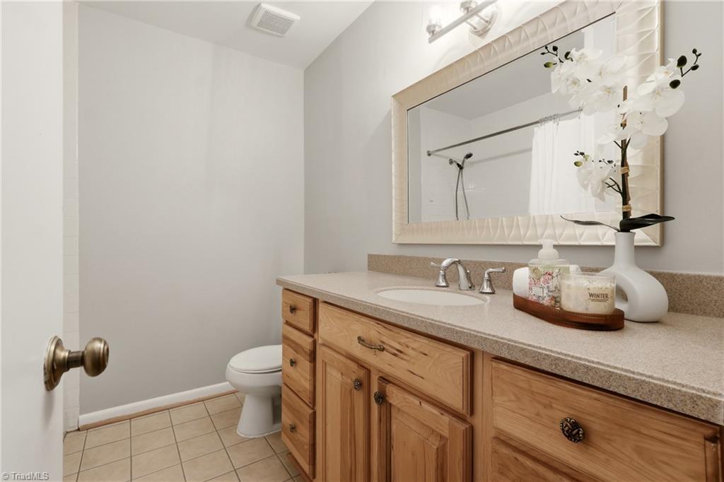 4638 Lake Jeanette Road Greensboro, NC 27455 - Photo 22 of 31