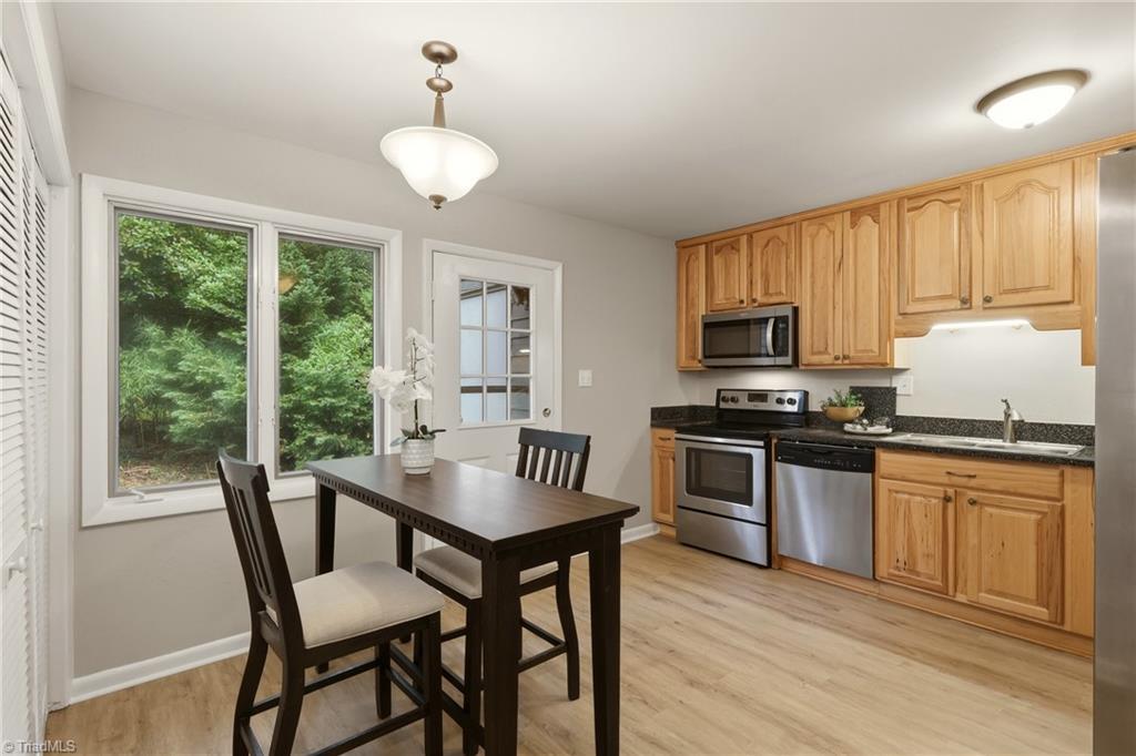 4638 Lake Jeanette Road Greensboro, NC 27455 - Photo 10 of 31