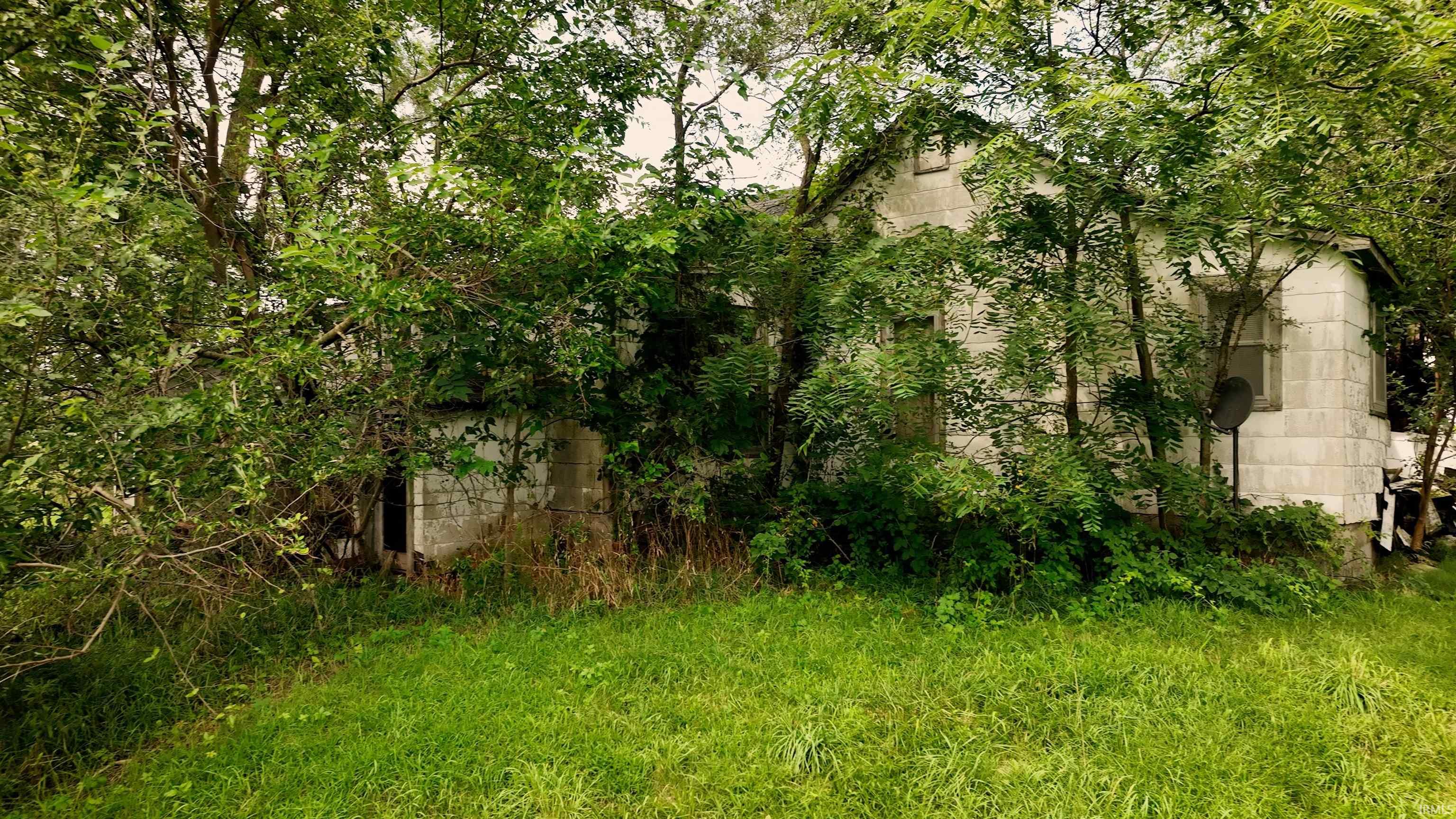 2001 West Crystal Lake Road Warsaw, IN 46580 - Photo 20 of 25 Gallery Image 20