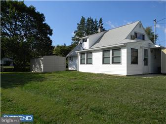 59 Camellia Road Levittown, PA 19057 - Photo 12 of 12 Exterior Back