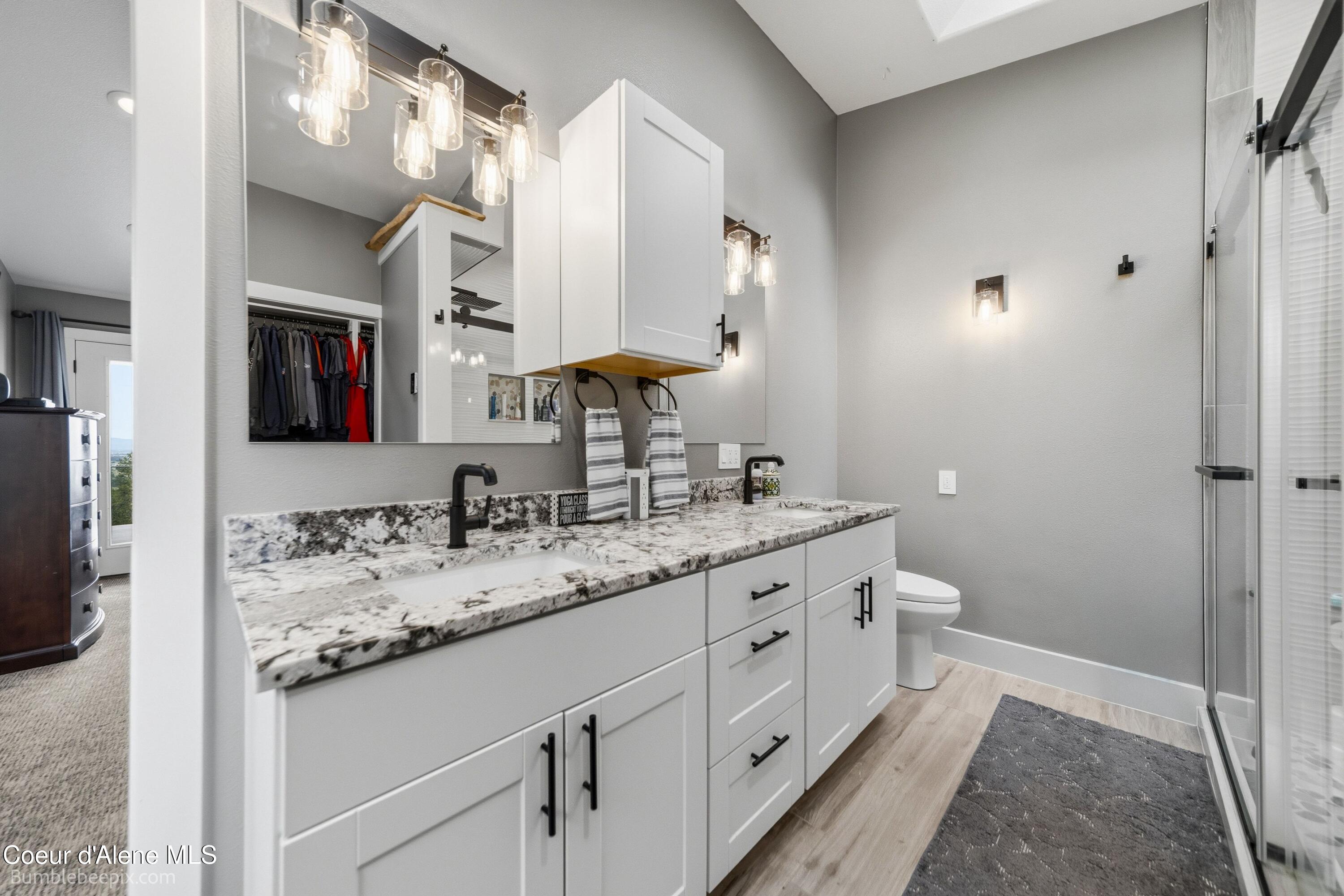 10324 North Payment Peak Road Post Falls, ID 83854 - Photo 28 of 98 Main primary bathroom