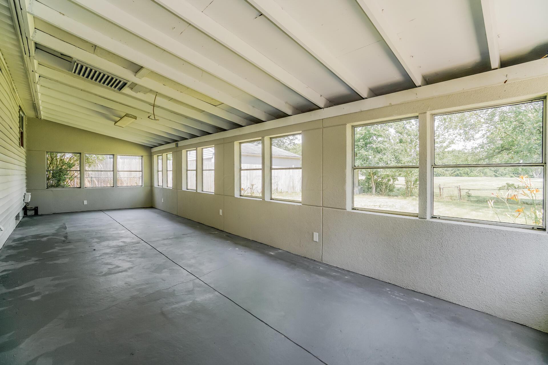 1657 Ripplebrook Road Columbus, OH 43223 - Photo 10 of 15 10 sun room