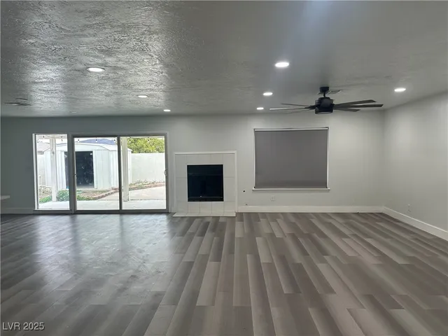 $2,500 | 811 Vermillion Drive, Henderson, NV 89002