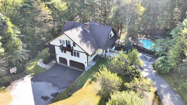$925,000 | 107 Fresh Pond Lane, Brookline, NH 03033