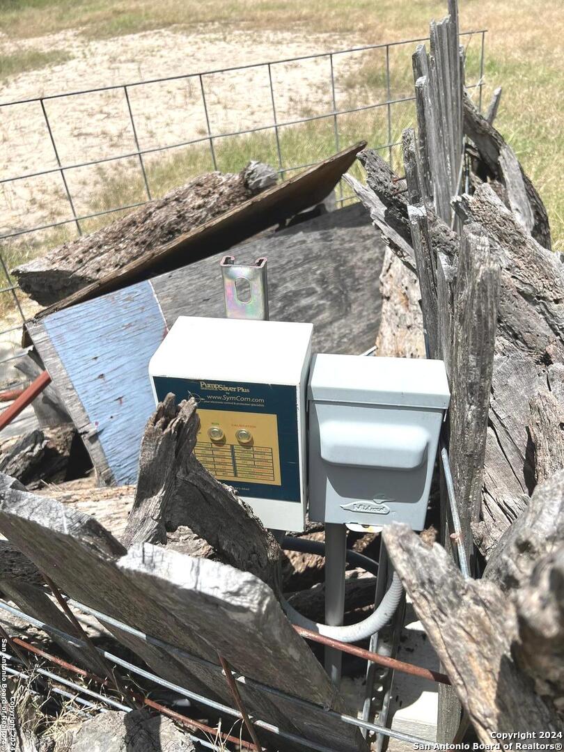 8136 Leal Road Pleasanton, TX 78064 - Photo 16 of 18