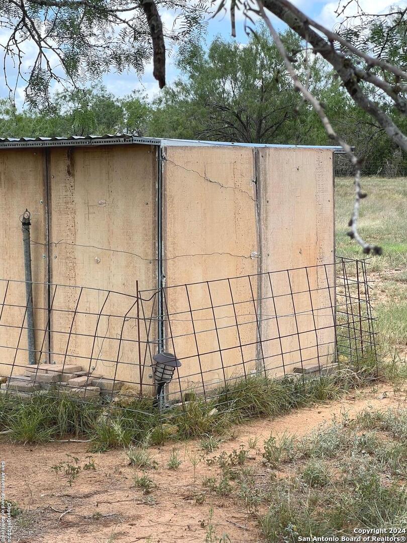 8136 Leal Road Pleasanton, TX 78064 - Photo 8 of 18