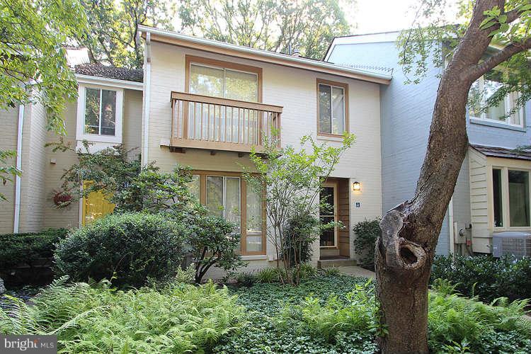 2045 Chadds Ford Drive Reston, VA 20191 - Photo 2 of 30 Exterior (Front)