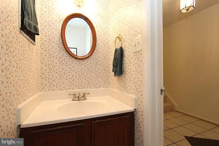 2045 Chadds Ford Drive Reston, VA 20191 - Photo 3 of 30 Bath