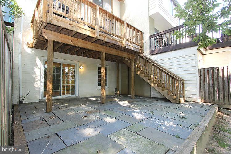 2045 Chadds Ford Drive Reston, VA 20191 - Photo 28 of 30 Exterior (Rear)