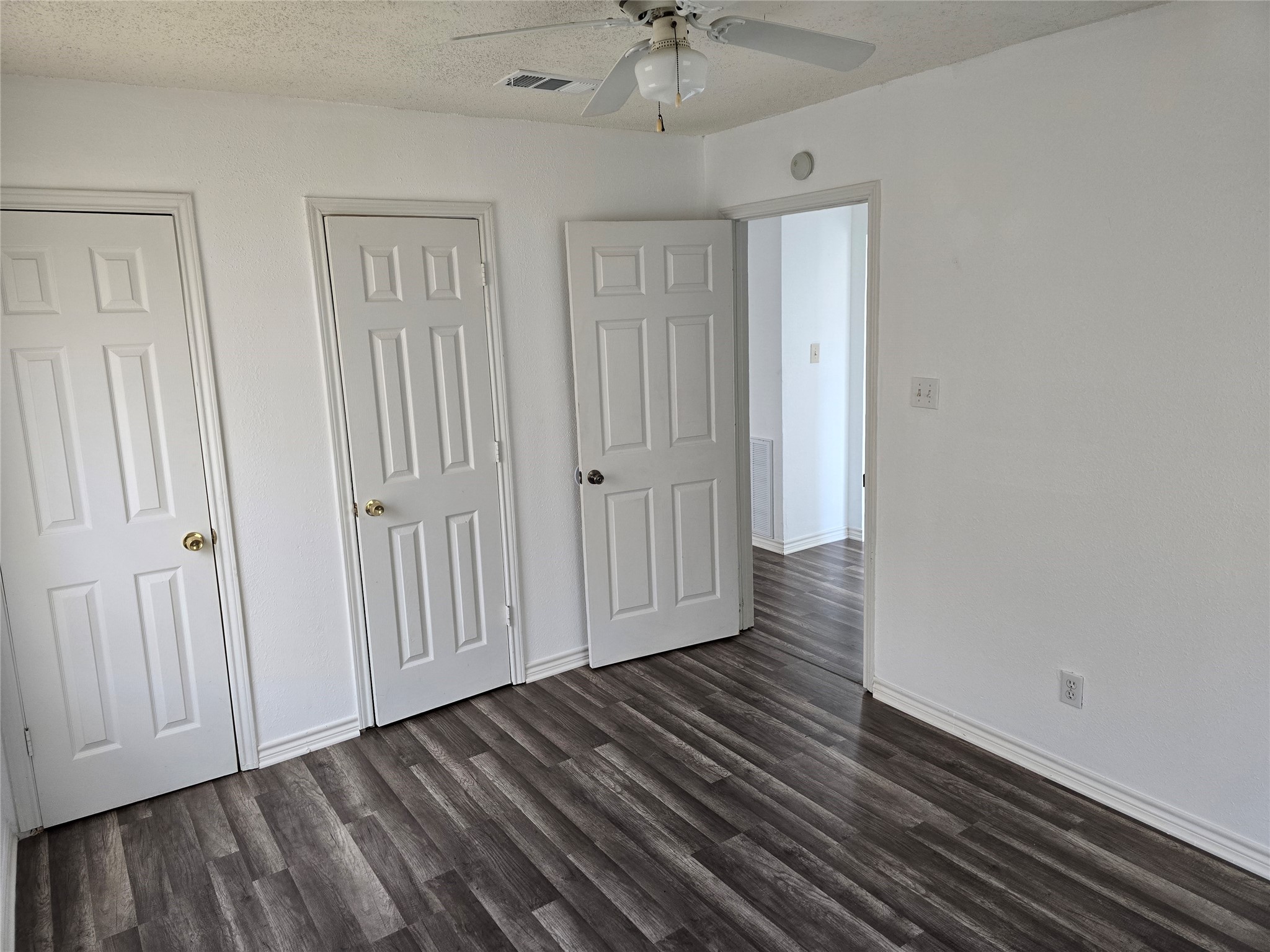 3619 Washington Street Pasadena, TX 77503 - Photo 3 of 16 a view of a livingroom with wooden floor