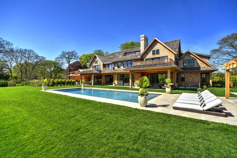 20 Hook Pond Lane, East Hampton, NY 11937