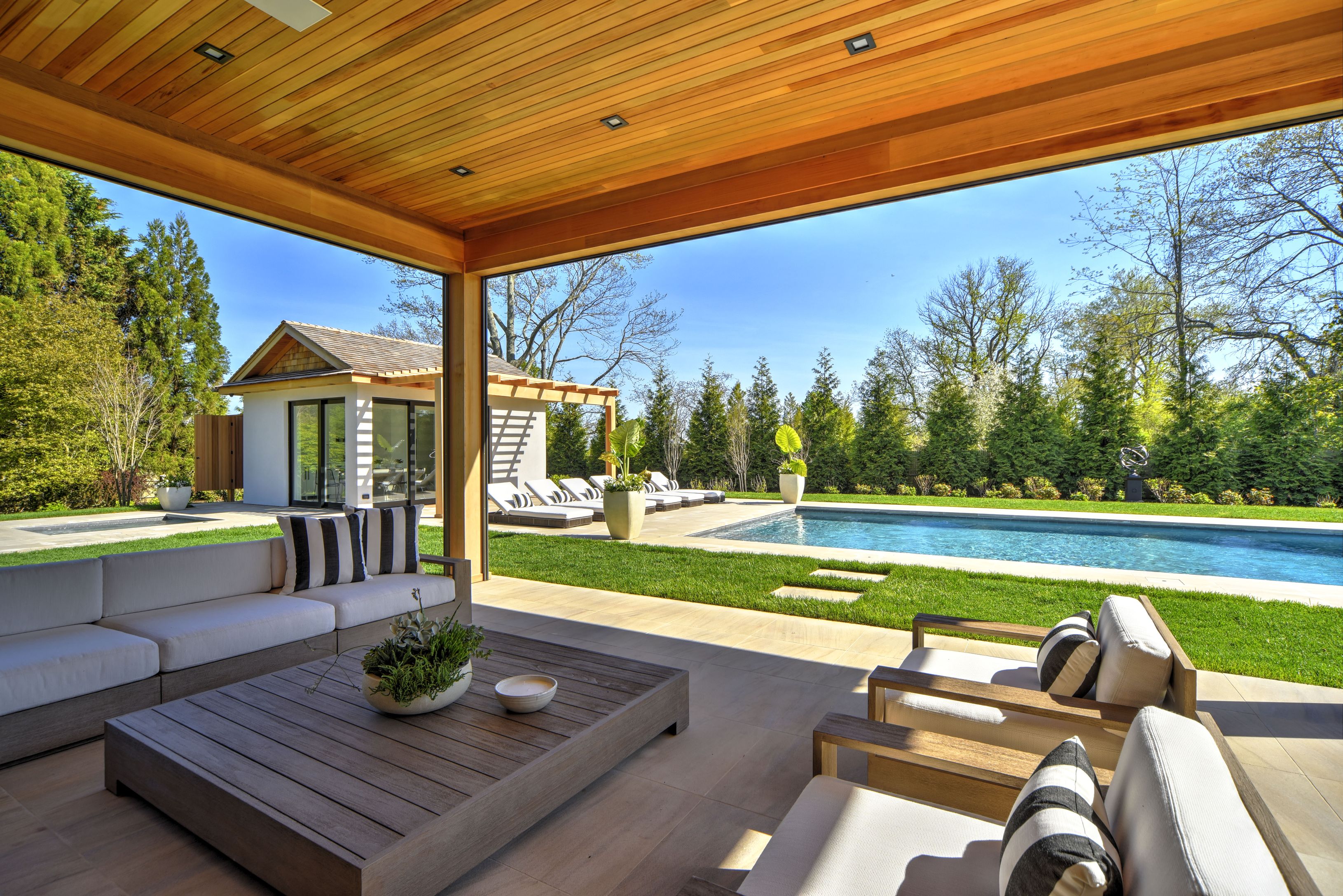 20 Hook Pond Lane East Hampton, NY 11937 - Photo 10 of 25