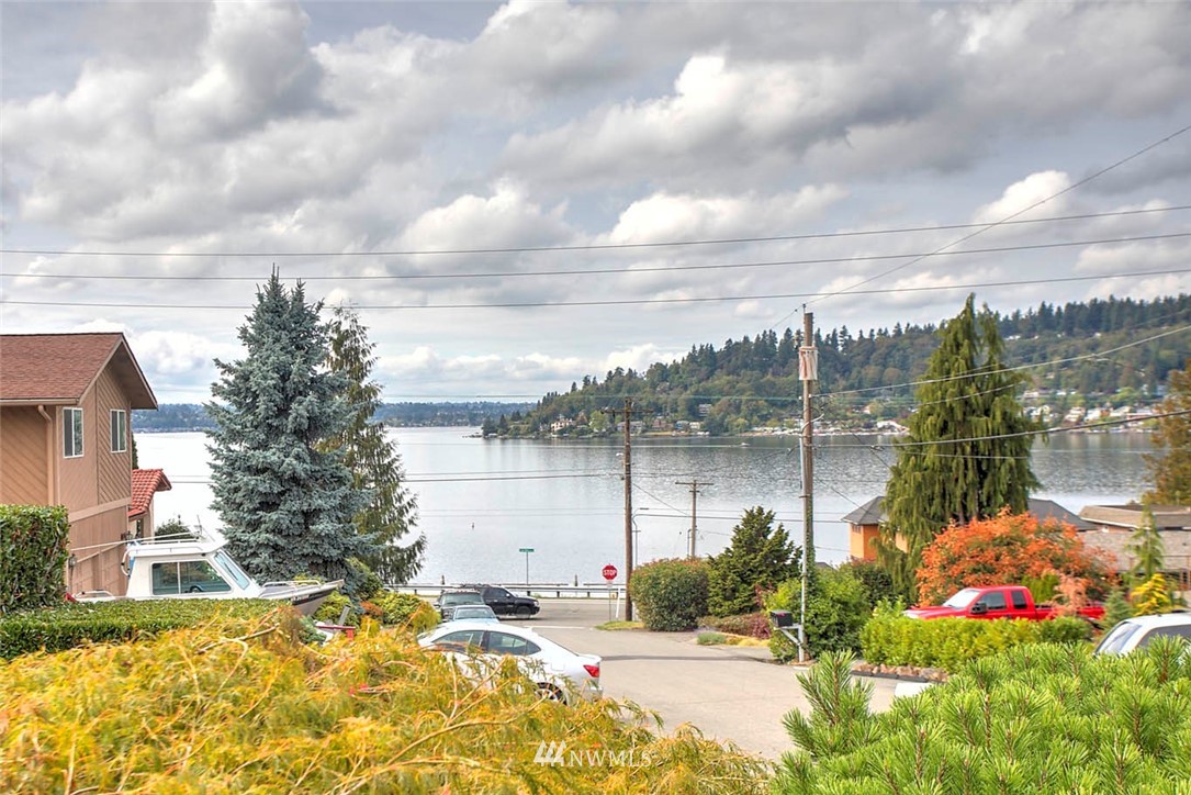 917 North 36th Street Renton, WA 98056 - Photo 1 of 21