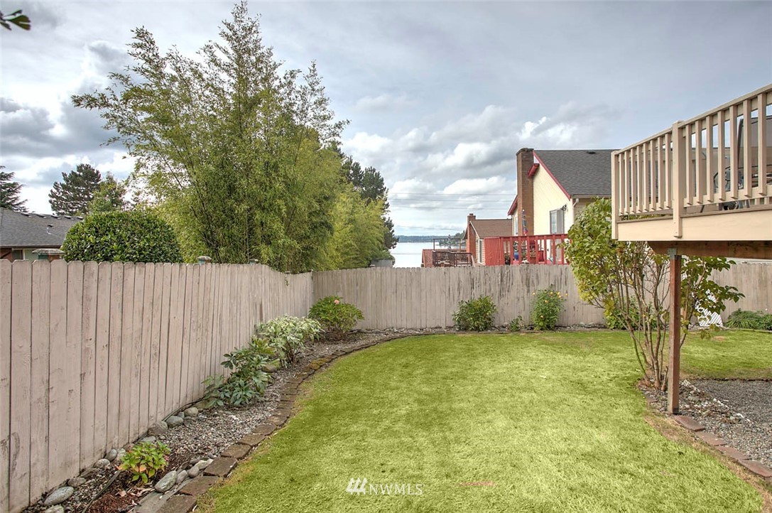 917 North 36th Street Renton, WA 98056 - Photo 3 of 21