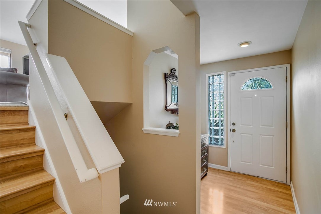 917 North 36th Street Renton, WA 98056 - Photo 8 of 21
