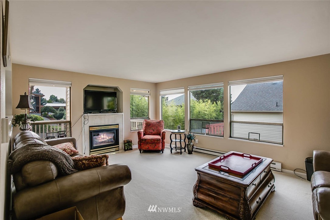 917 North 36th Street Renton, WA 98056 - Photo 9 of 21