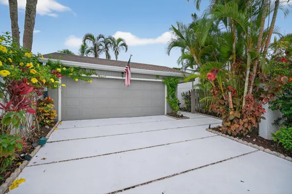 $977,000 | 17145 Bay Street, Jupiter, FL 33477