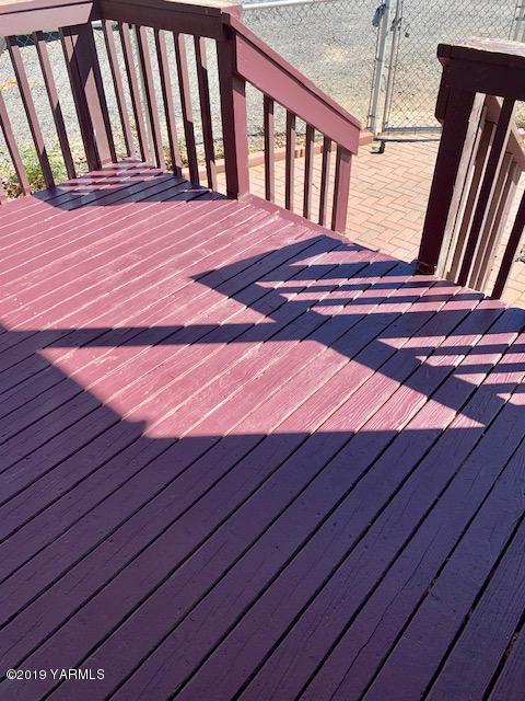 341 Heikle Road Wapato, WA 98951 - Photo 12 of 29 a view of wooden floor