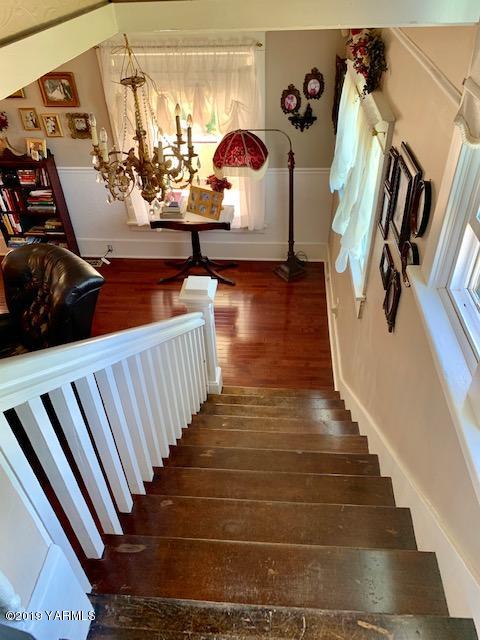 341 Heikle Road Wapato, WA 98951 - Photo 20 of 29 a view of entryway