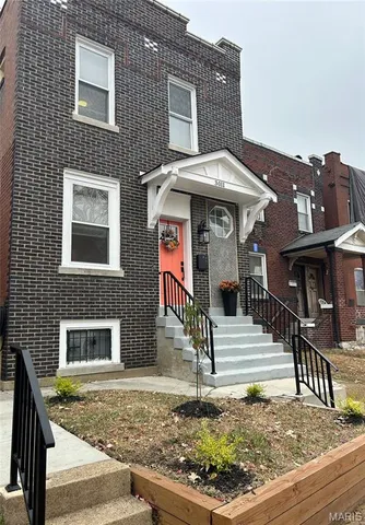 $299,900 | 3011 Iowa Avenue, St. Louis, MO 63118
