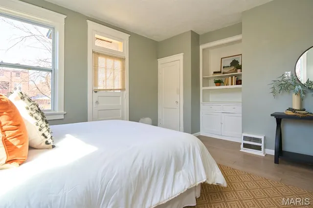 $284,500 | 3011 Iowa Avenue, St. Louis, MO 63118