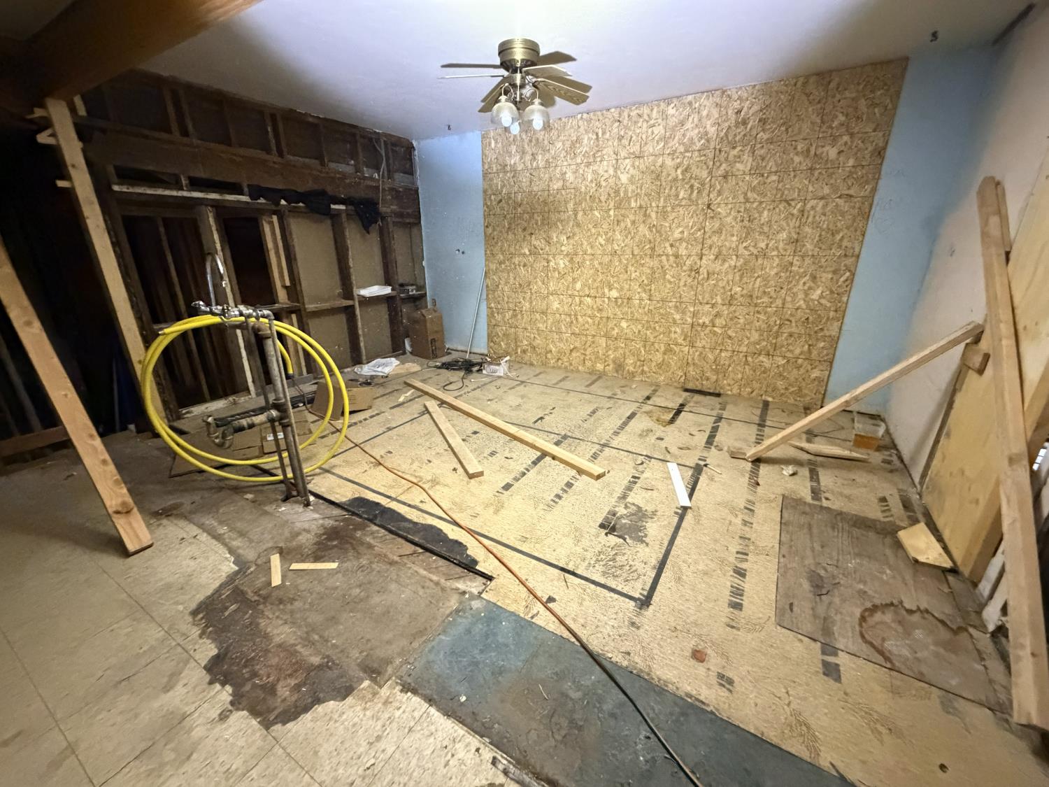 3440 Edison Avenue Sacramento, CA 95821 - Photo 11 of 33 a view of a bathroom