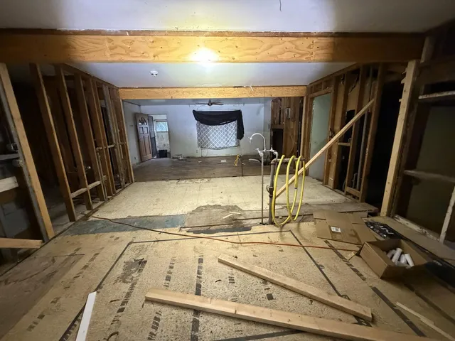 a view of utility room