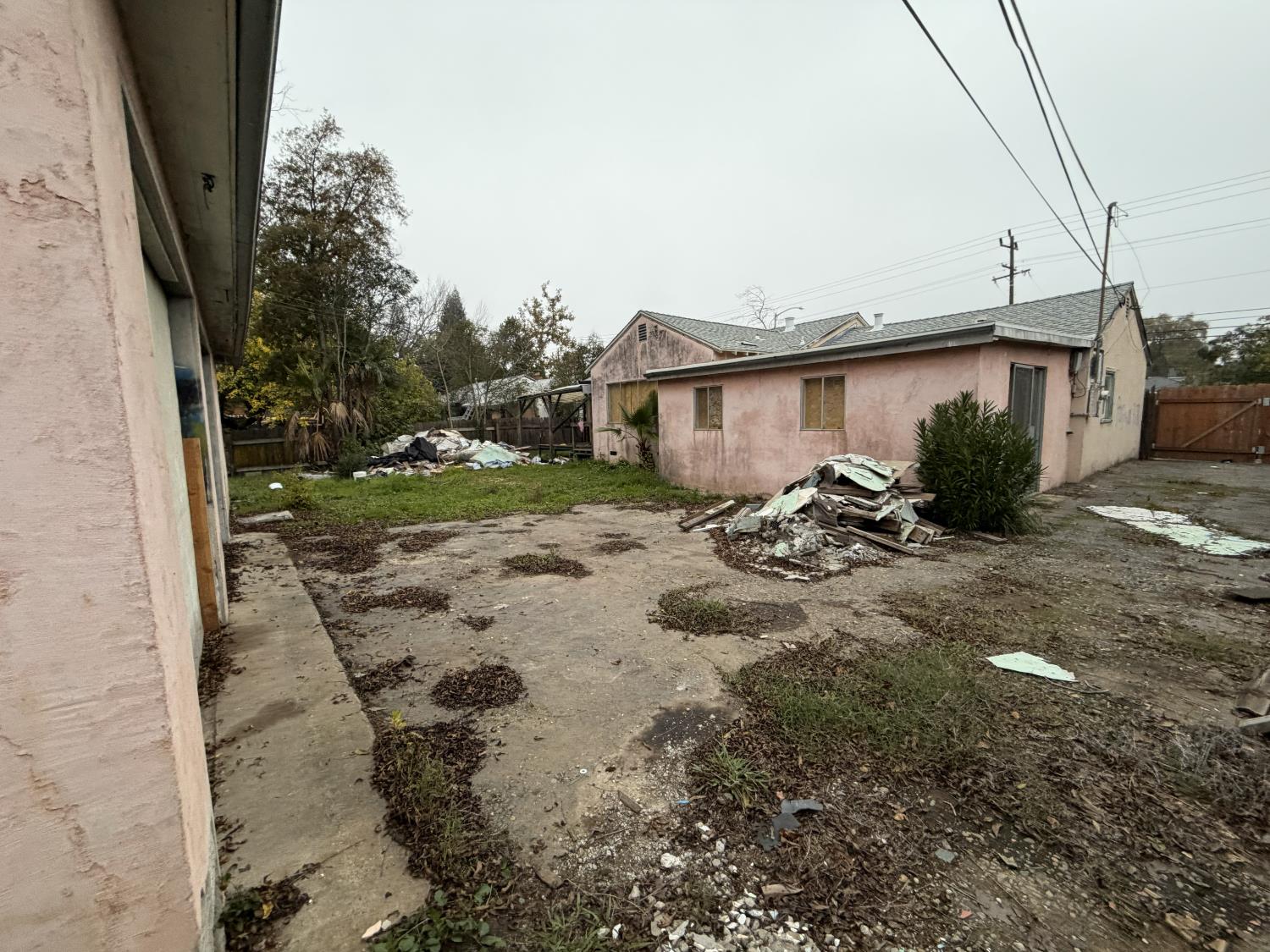3440 Edison Avenue Sacramento, CA 95821 - Photo 31 of 33 a view of a backyard
