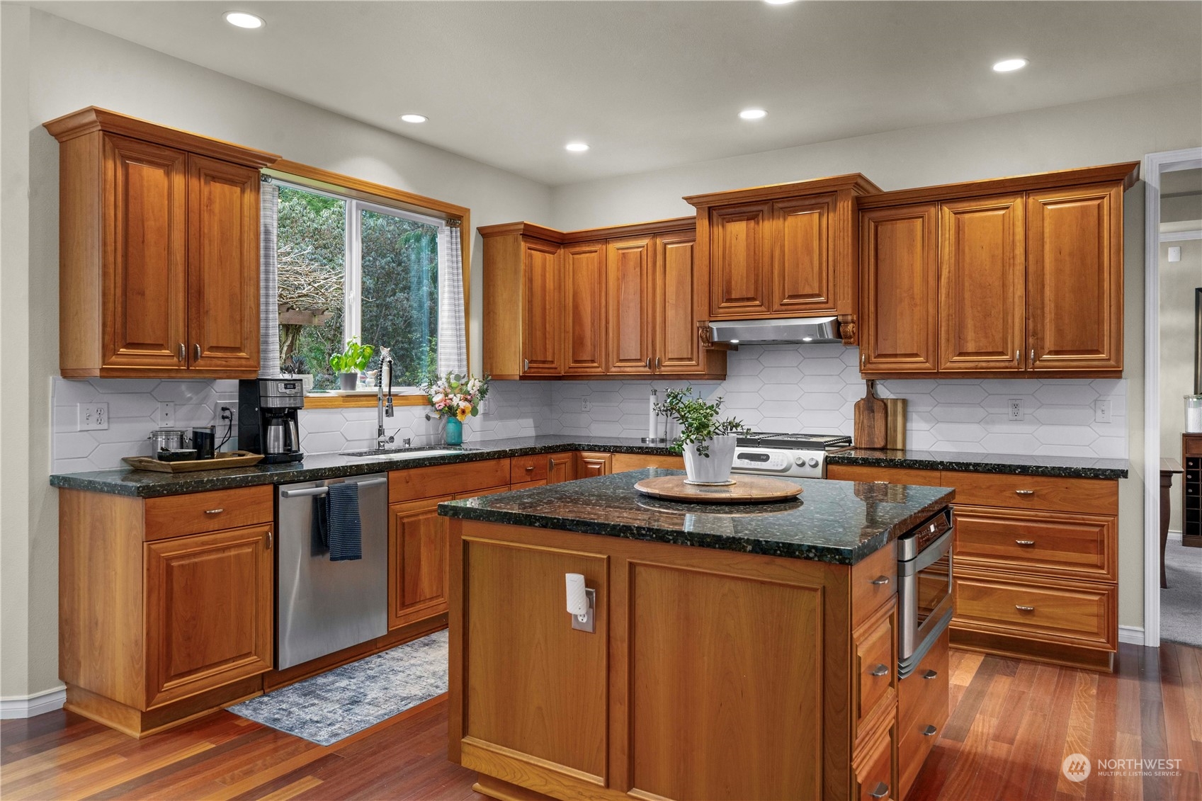 8225 Baird Road Northeast Olympia, WA 98516 - Photo 10 of 40 Gallery Image 10