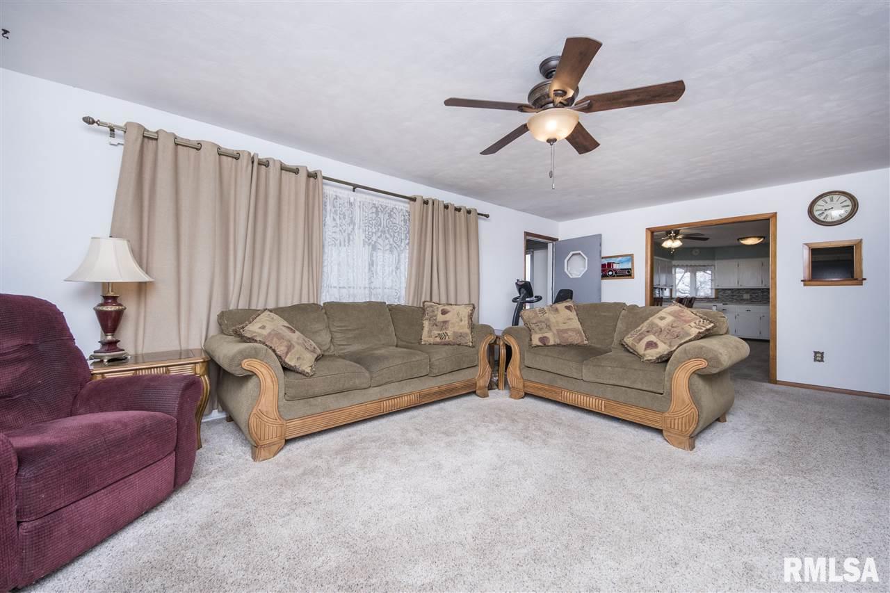 1326 Hickory Point Road Metamora, IL 61548 - Photo 13 of 36