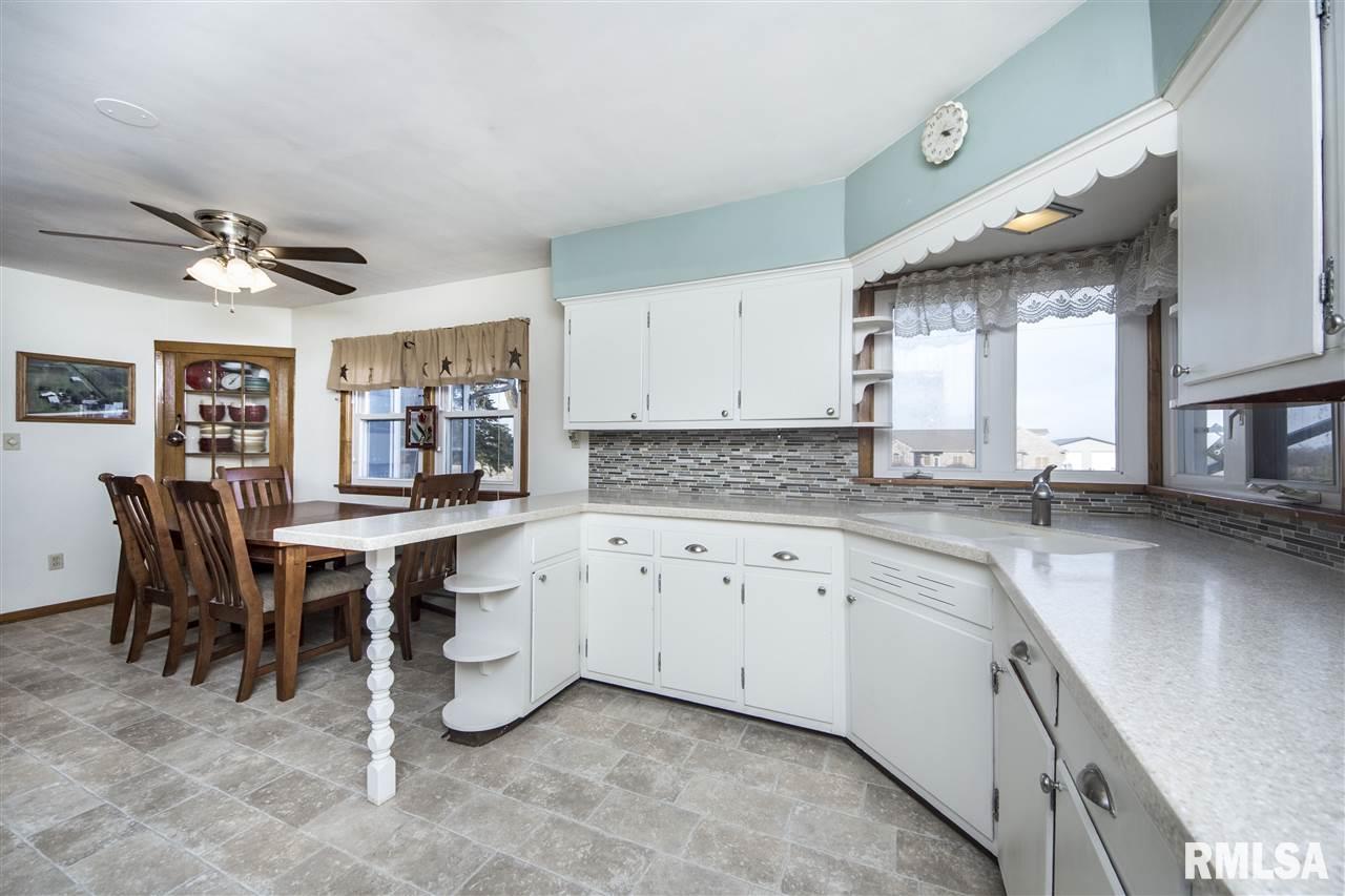 1326 Hickory Point Road Metamora, IL 61548 - Photo 5 of 36