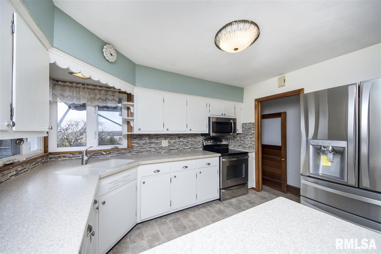 1326 Hickory Point Road Metamora, IL 61548 - Photo 8 of 36