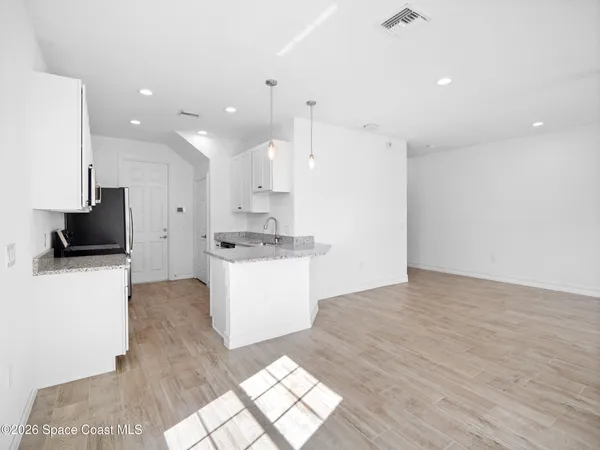 $2,275 | 1455 Isabella Drive, Unit 101, Melbourne, FL 32935