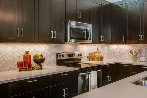 $439,000 | 2100 North Fitzhugh Avenue, Unit H, Dallas, TX 75204