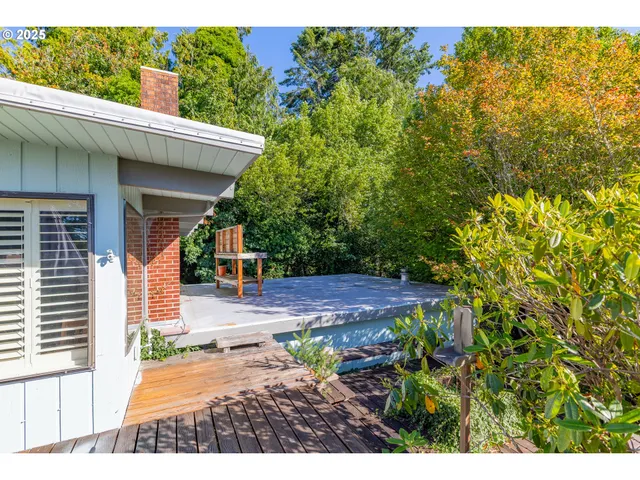 $379,000 | 1159 East 1st Place, Coquille, OR 97423