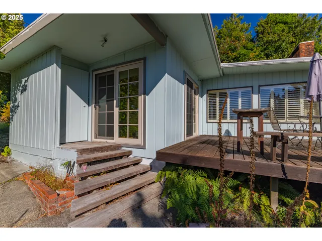 $379,000 | 1159 East 1st Place, Coquille, OR 97423