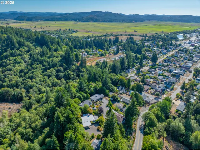 $379,000 | 1159 East 1st Place, Coquille, OR 97423