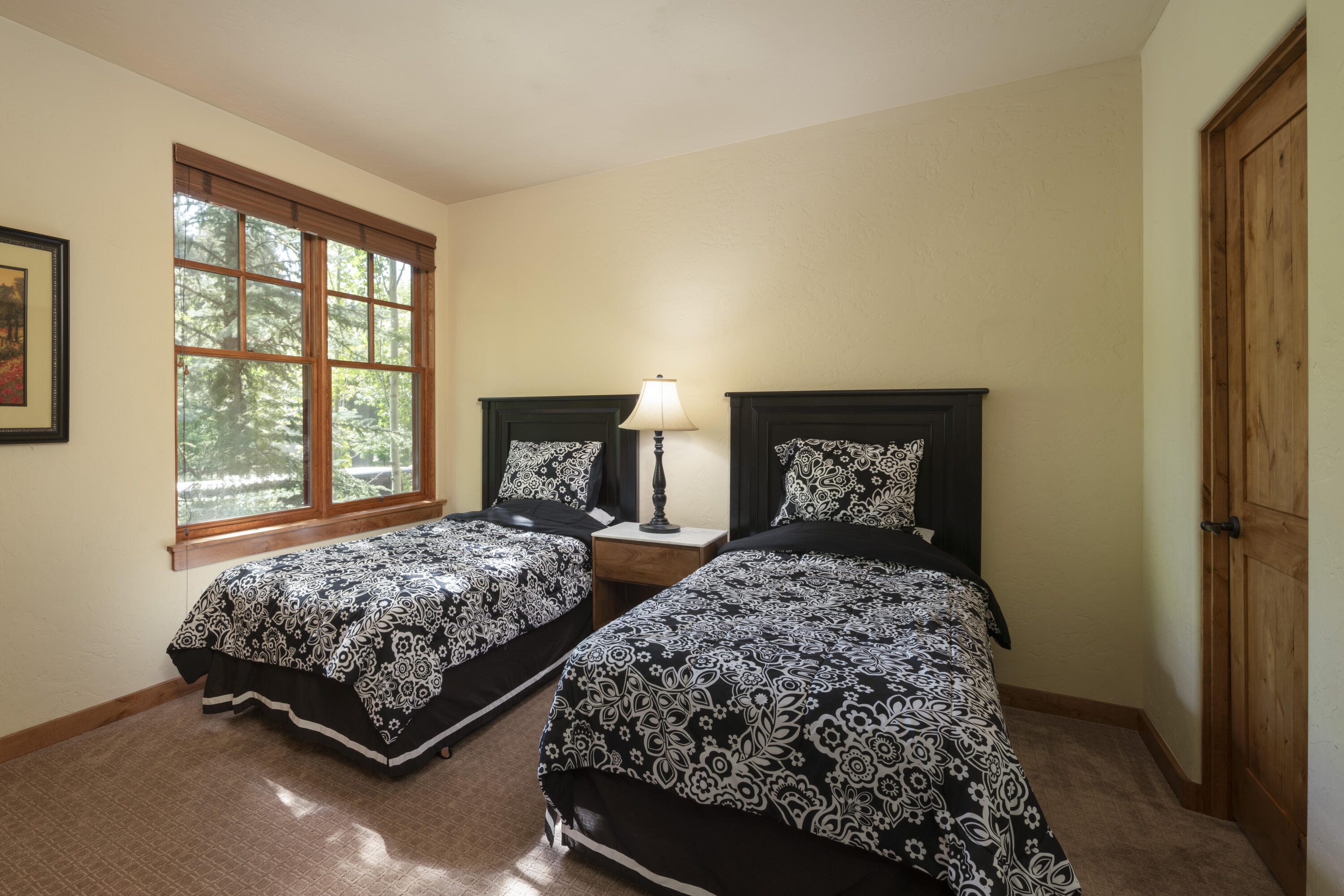 101 Emerald Street, Unit J Ketchum, ID 83340 - Photo 11 of 38 Bedroom with Ensuite