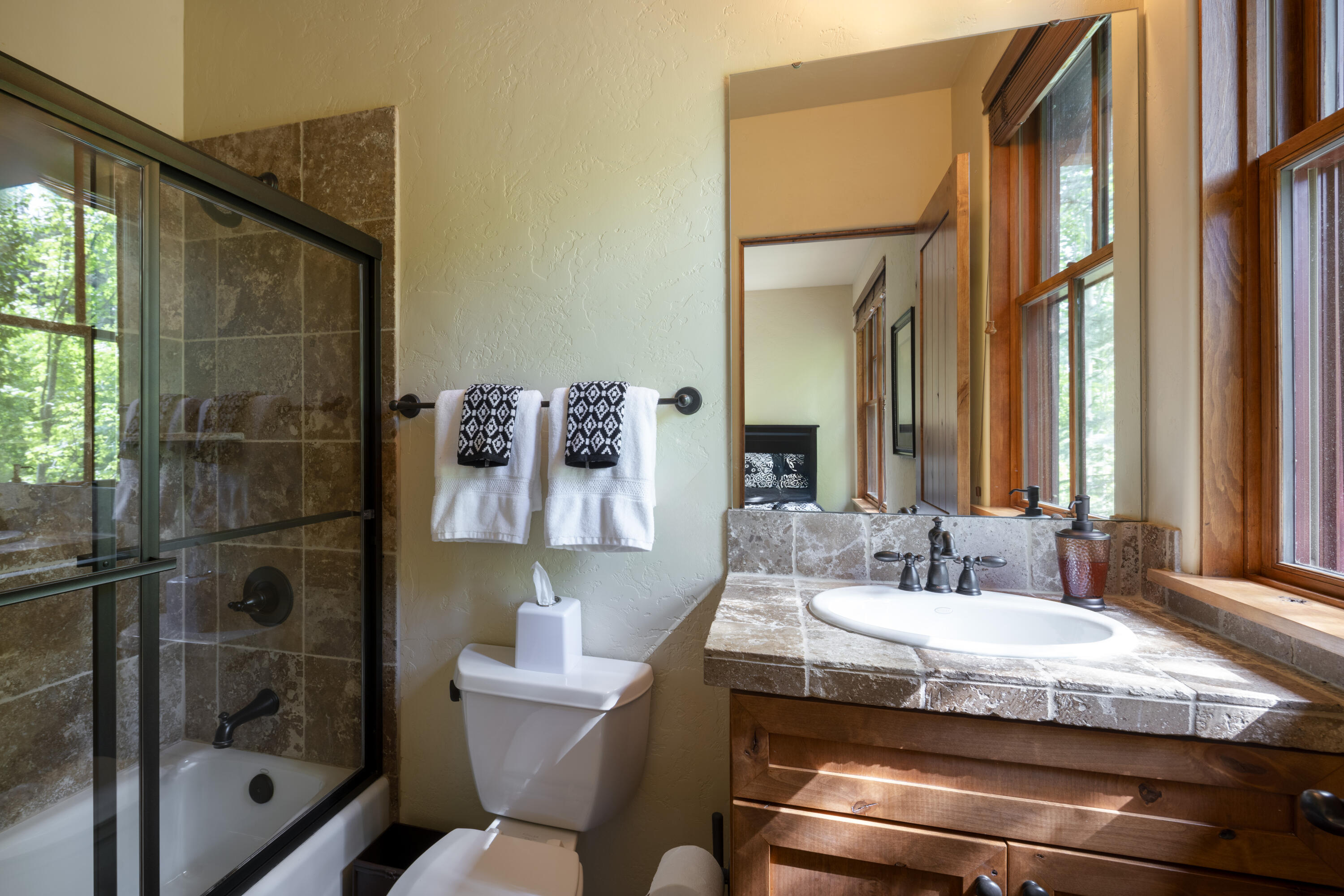 101 Emerald Street, Unit J Ketchum, ID 83340 - Photo 12 of 38 Ensuite Bath